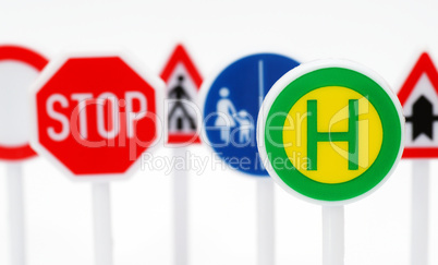 Haltestelle & Verkehrs-Schilder