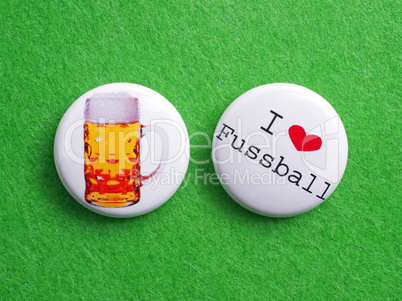 2 buttons macro - i love fussball & beer