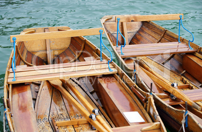 Ruderboote am Wasser - Roawing Boats