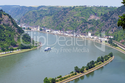 Blick vom Loreley Felsen auf den Rhein