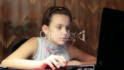 girl and laptop.