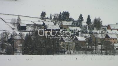 Dorf im Erzgebirge Winterlandschaft