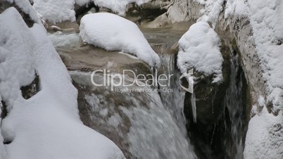 Wasserfall im Winter - Waterfall with Snow