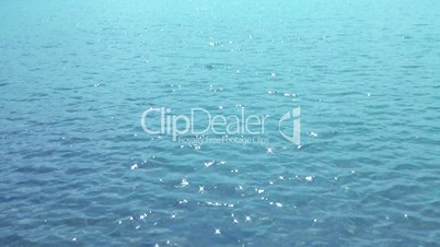 Glitzernde Wasserwellen - Video - Blue clear Water