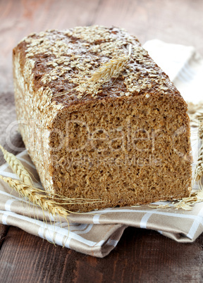 frisches Vollkornbrot / fresh wholemeal bread