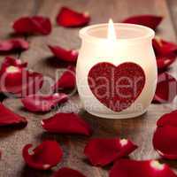brennende Kerze mit Herz / burning candle with heart