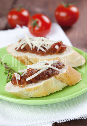 Chutney auf Baguette / chutney on baguette