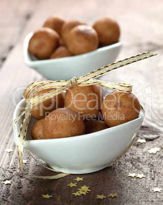 leckere Marzipankartoffeln / delicious marzipan balls