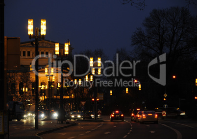 Straße in Frankfurt, abends