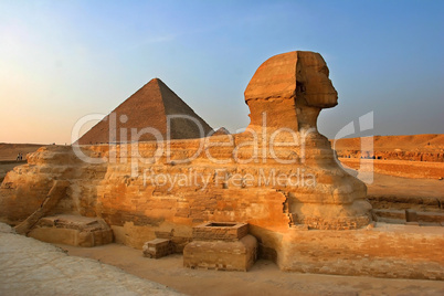 Sphinx und Cheops-Pyramiden