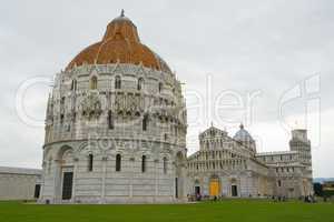 Am Dom zu Pisa Santa Maria Assunta, Toskana, Italien - At the cathedral of pisa (leaning tower) of pisa, tuscany, italy