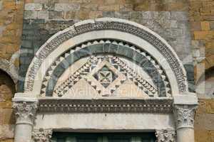 Fassadendetail am Dom zu Volterra, Toskana
