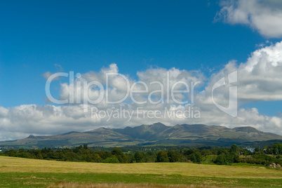 Südseite der Monts Dore mit Puy de Sancy und Super-Besse