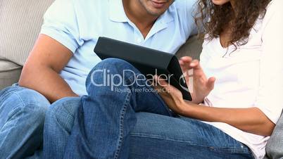 Paar mit Tablet-PC