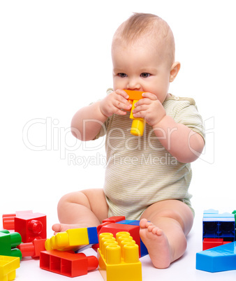 Little boy with building bricks