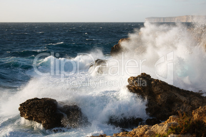 Küste von Malta bei Sturm