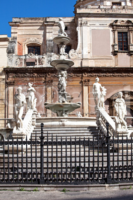 Fontana Pretoria von Palermo 318