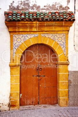 Verziertes Tor in Marokko 312