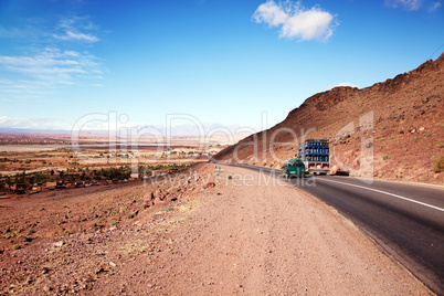 Marokko Landschaft mit Atlasgebirge 803