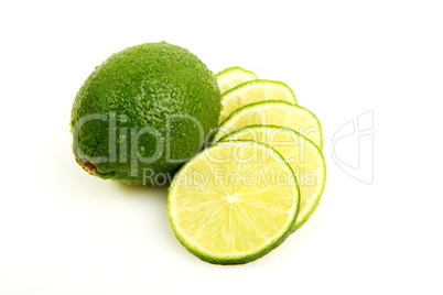 frische Limette mit Limettenscheiben