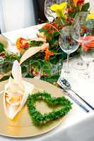 Luxuriös gedeckter Esstisch Luxuriously covered dining table