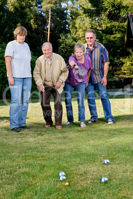 Boule Spiel im Garten