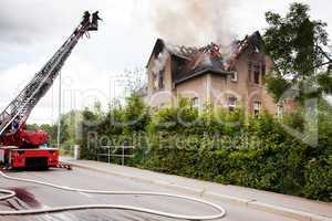 Feuerwehreinsatz beim Hausbrand 970