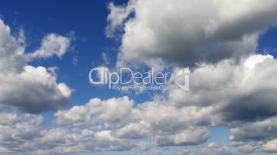 timelapse clouds in summer sky during sunny day