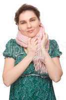 Junge Frau mit einem Schal