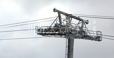 Ski lift structure