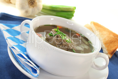 Leberknödelsuppe