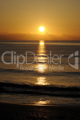 Sonnenaufgang am Meer