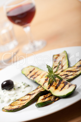 gegrillte Zucchini mit Rosmarin