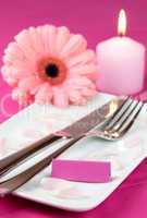 Gedeckter Tisch in pink / table setting in pink