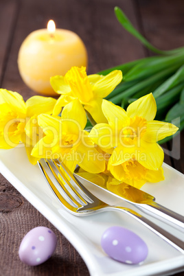 festliches Tischgedeck / place setting for easter