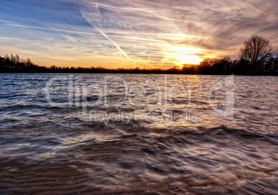 Sonnenuntergang an einem See