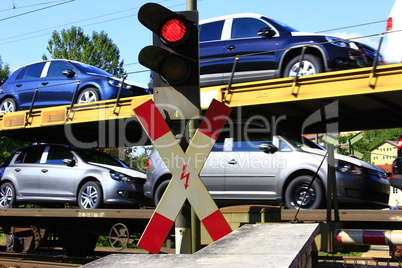 2010j_08_07_Autotransport_Bahnübergang_02_2286