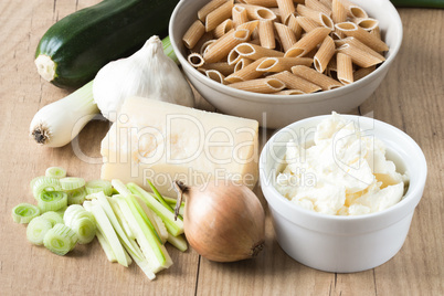 Zutaten für Pasta mit Zucchini Sauce - Ingredients for Pasta with Courgette Sauce