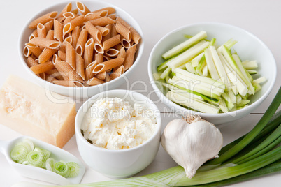 Zutaten für Pasta mit Zucchini Sauce - Ingredients for Pasta with Courgette Sauce