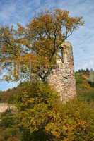Turmruine im Herbst  Ruined tower in autumn