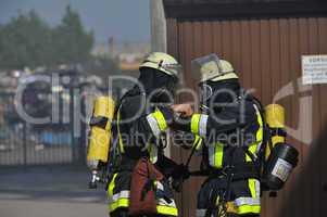 Feuerwehr mit Atemschutz