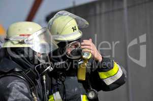 Feuerwehr mit Atemschutz