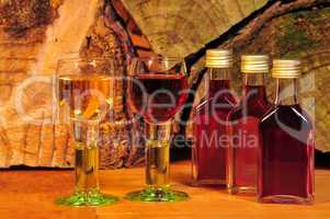 Schnaps Glas Holz Destille