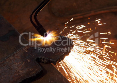 metall cutting with acetylene welding