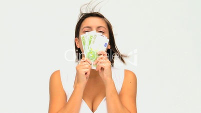 Frau mit Geld in der Hand
