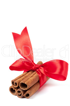 Zimtrollen mit Schleife / cinnamon sticks with ribbon