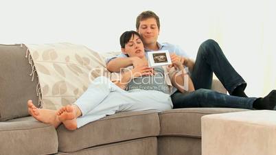 Schwangere mit ihrem Mann