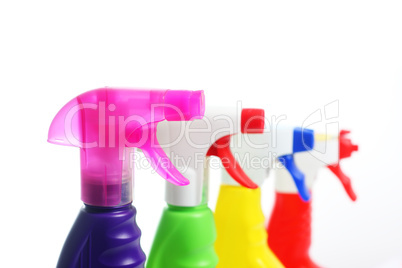 Reinigungsmittel in Sprühflaschen