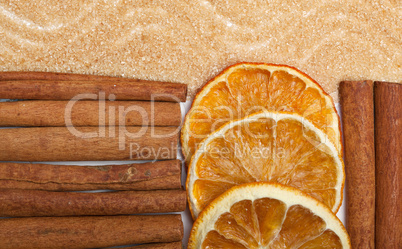 Zimt mit Orange und braunem Zucker