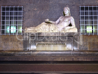 Dora Statue, Turin